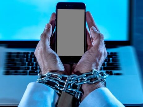اعتیاد به فضای مجازی