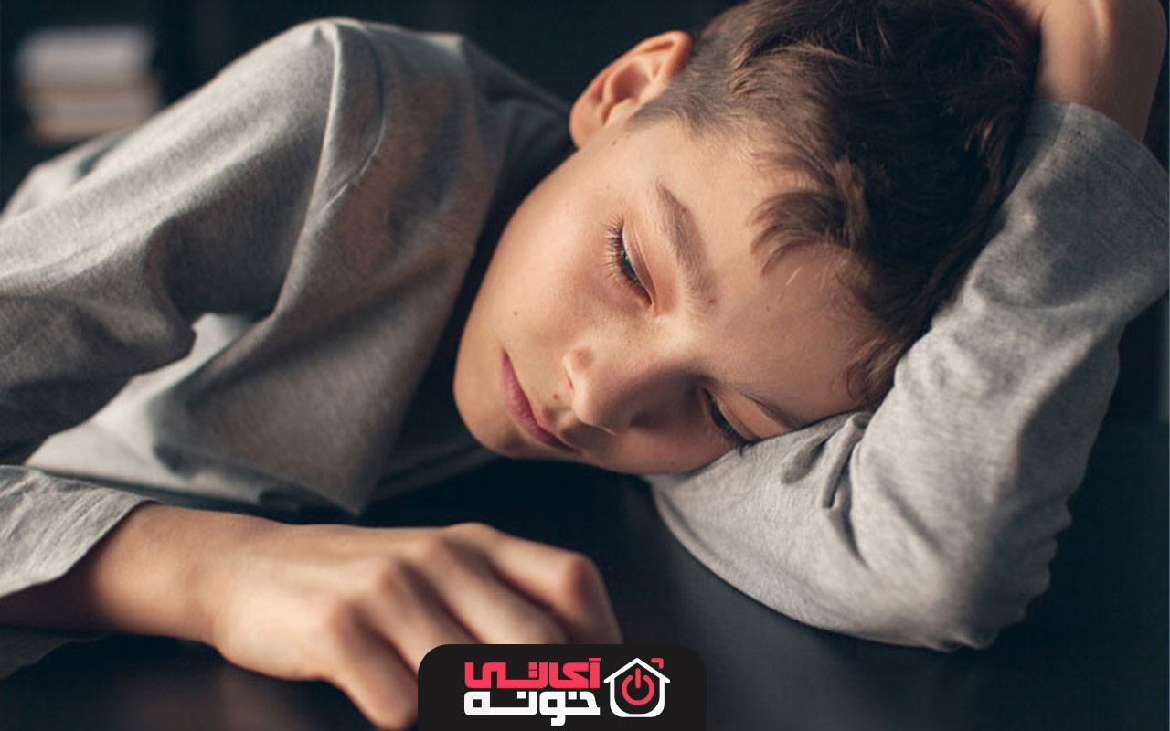 سرگرم کردن کودکان با تلفن همراه، عامل افسردگی در نوجوانی است